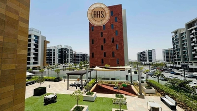 Spacious 3Bhk || Burj khalifa View || Chiller Free-4