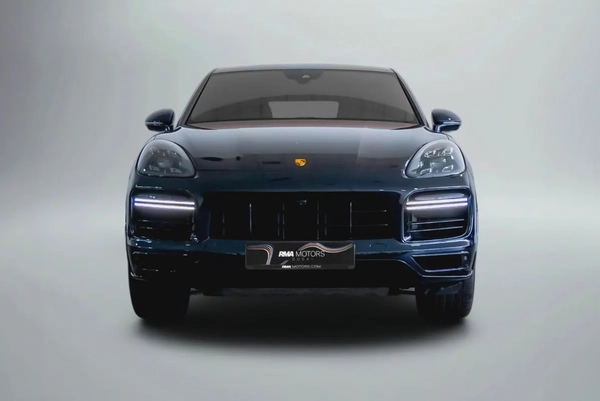 8,924 AED / month | 0% DP | 2020 Porsche Cayenne Turbo S-E Hybrid