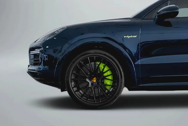 8,924 AED / month | 0% DP | 2020 Porsche Cayenne Turbo S-E Hybrid