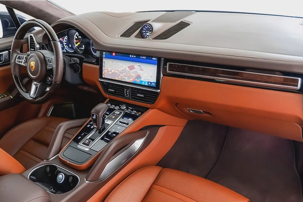 8,924 AED / month | 0% DP | 2020 Porsche Cayenne Turbo S-E Hybrid