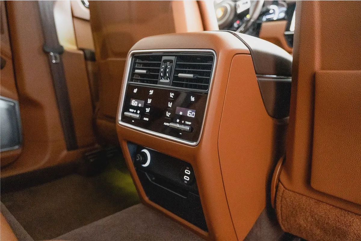 8,924 AED / month | 0% DP | 2020 Porsche Cayenne Turbo S-E Hybrid-15-15