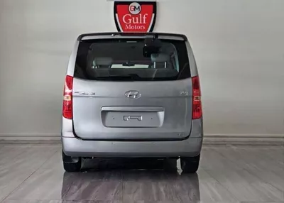 Hyundai Grand Starex STANDARD STD (NON GCC) DIESEL ENGINE H-1 STAREX- 2.4L - 4CYL - EXCELLENT CONDITION-4