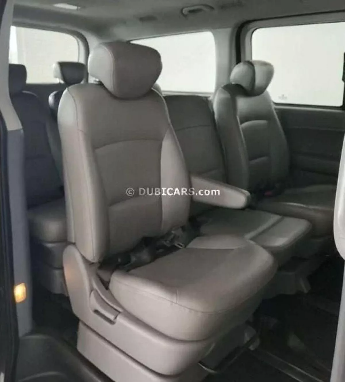Hyundai Grand Starex STANDARD STD (NON GCC) DIESEL ENGINE H-1 STAREX- 2.4L - 4CYL - EXCELLENT CONDITION-9-0