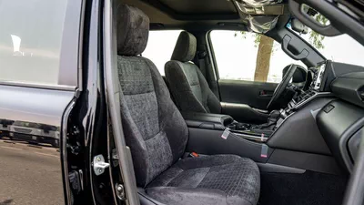 Toyota Land Cruiser GXR LC GXR 3.3D\(LHD) TOYOTA LAND CRUISER LC300 GXR 3.3D AT MY2025 – BLACK-22