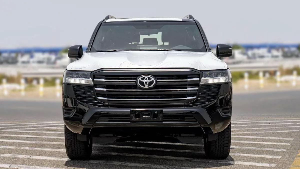 Toyota Land Cruiser GXR LC GXR 3.3D\(LHD) TOYOTA LAND CRUISER LC300 GXR 3.3D AT MY2025 – BLACK-1-0
