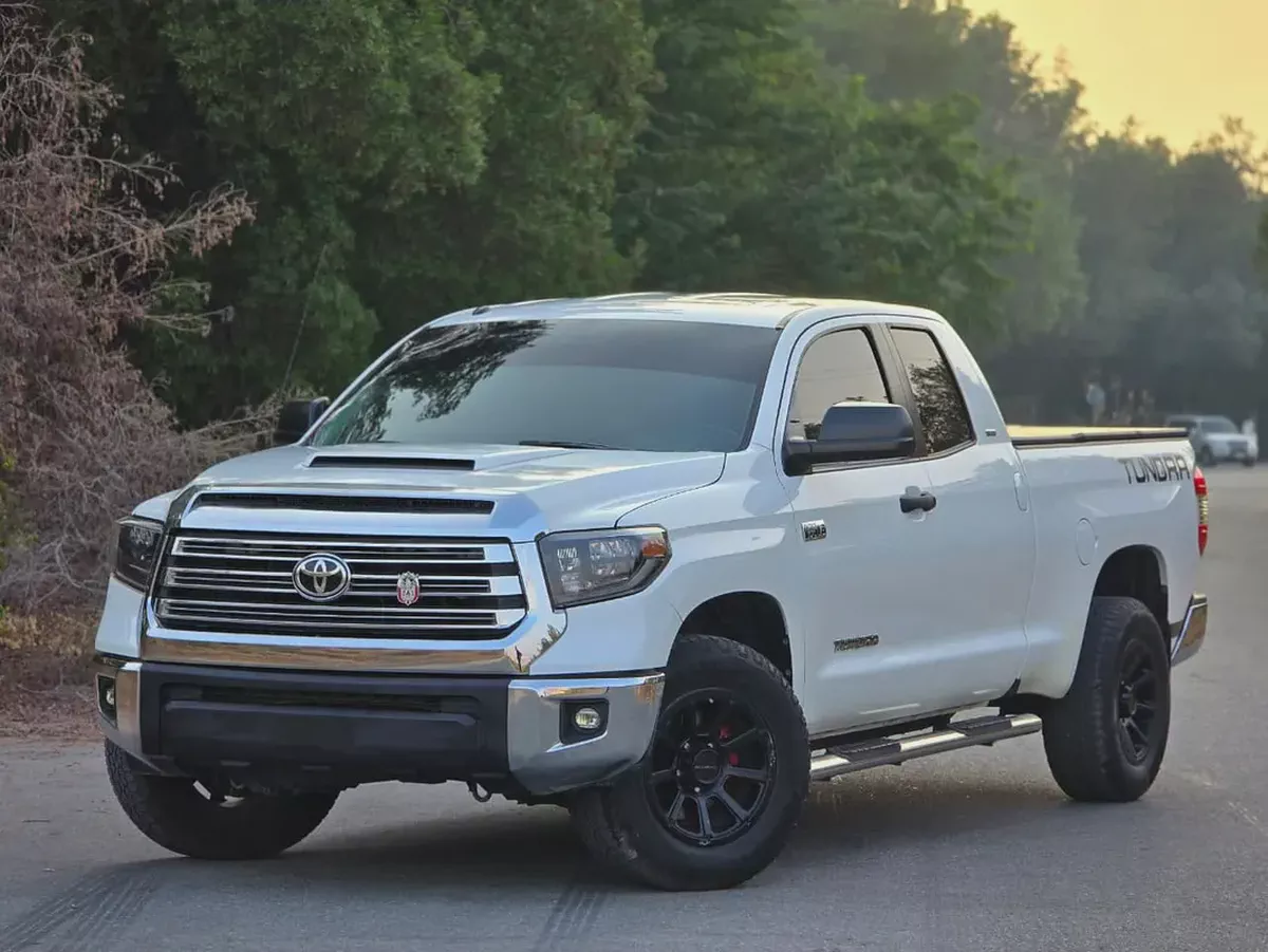 2017 Toyota Tundra Double Cab SR5 | 4.6L V8 | 2WD | US Specs | Orginal paint | Perfect condition-2-2