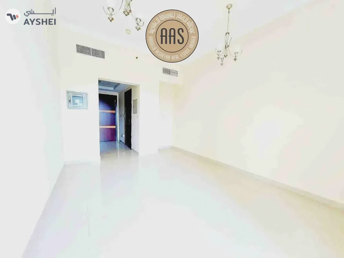 Spacious studio Available for Rent 40k in 6- Cheques payments-6-6