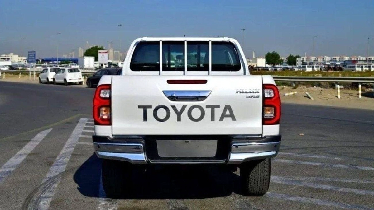 Toyota Hilux ADVENTURE DC TRD 4.0L AWD-4-0