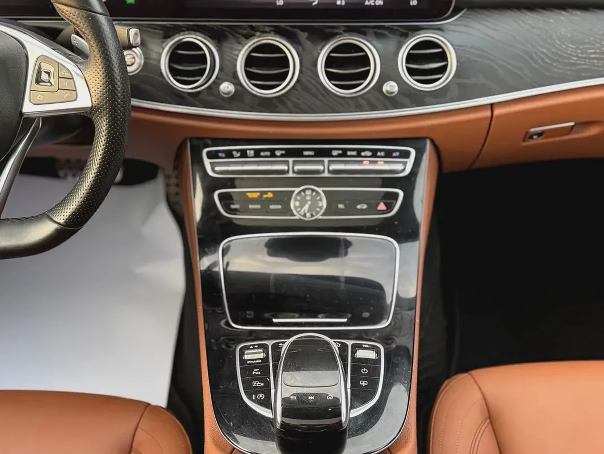 Mercedes-Benz E-Class E 400 4MATIC 2018 | GCC Specs | Low Mileage-9-9