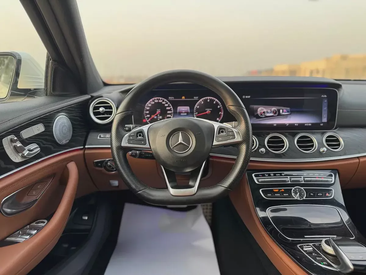 Mercedes-Benz E-Class E 400 4MATIC 2018 | GCC Specs | Low Mileage-12-12