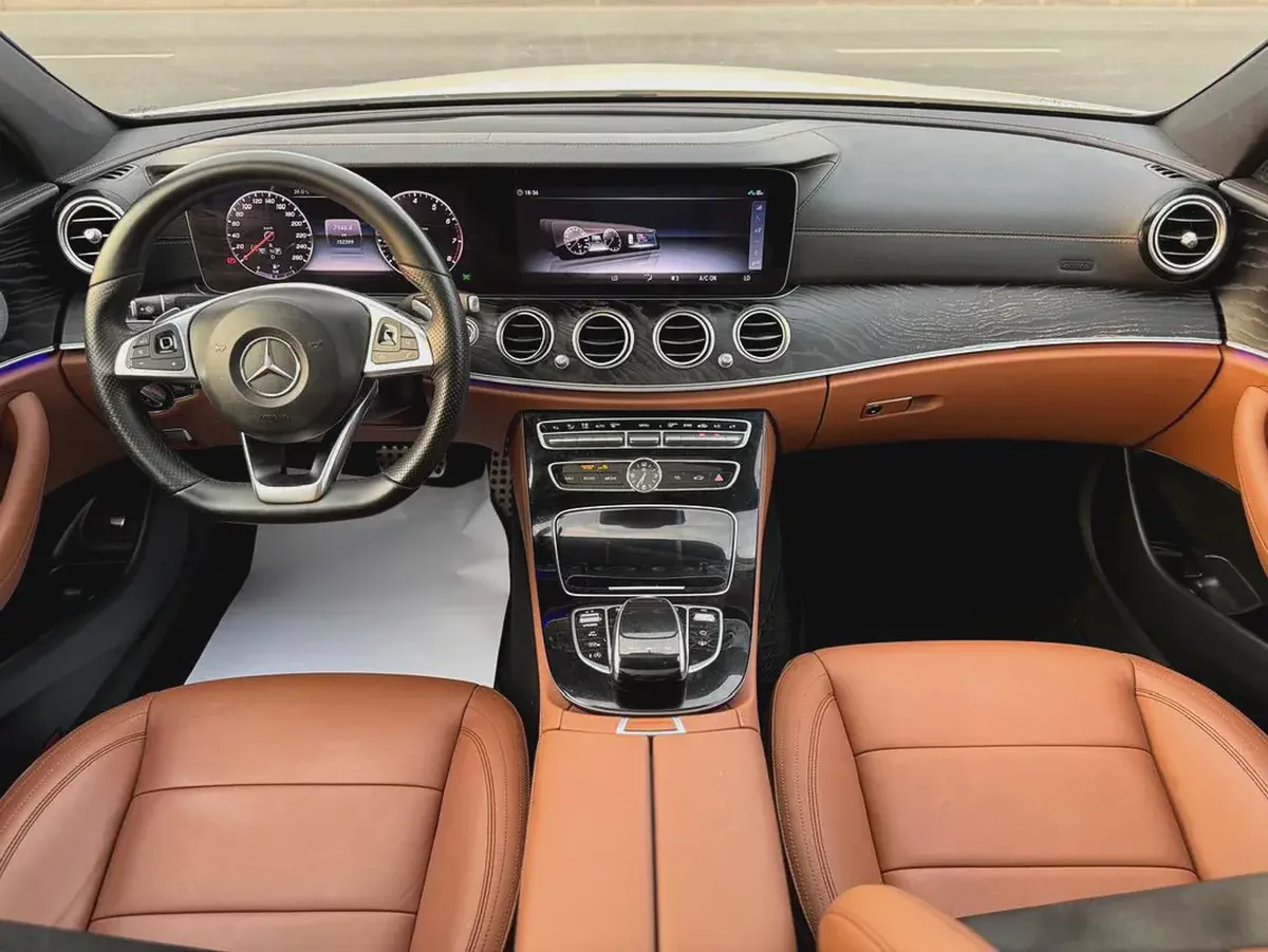 Mercedes-Benz E-Class E 400 4MATIC 2018 | GCC Specs | Low Mileage-8-8