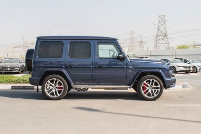 2025 - MERCEDES BENZ G63 - SUPER CLEAN - LIKE NEW - ONLY 6,000 KM-3