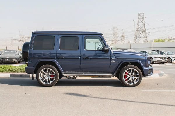 2025 - MERCEDES BENZ G63 - SUPER CLEAN - LIKE NEW - ONLY 6,000 KM