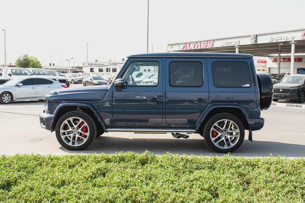2025 - MERCEDES BENZ G63 - SUPER CLEAN - LIKE NEW - ONLY 6,000 KM