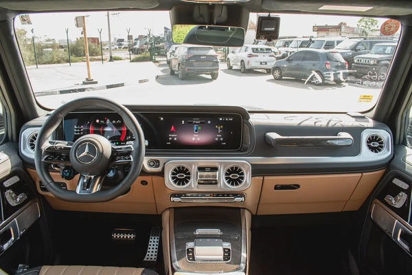 2025 - MERCEDES BENZ G63 - SUPER CLEAN - LIKE NEW - ONLY 6,000 KM