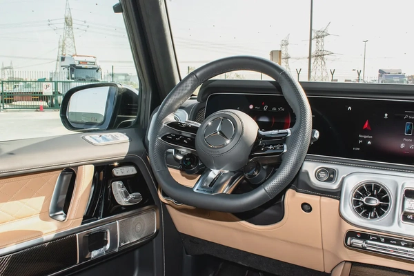 2025 - MERCEDES BENZ G63 - SUPER CLEAN - LIKE NEW - ONLY 6,000 KM