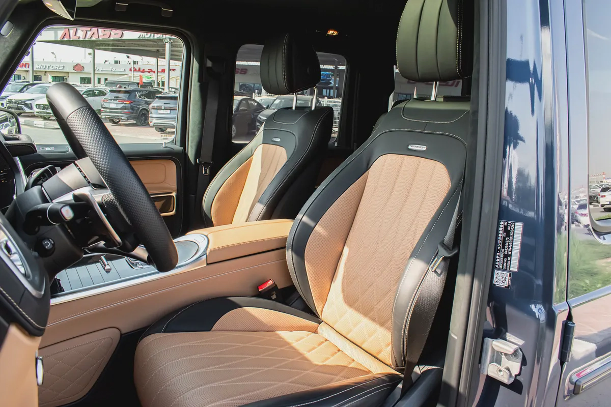 2025 - MERCEDES BENZ G63 - SUPER CLEAN - LIKE NEW - ONLY 6,000 KM-12-12