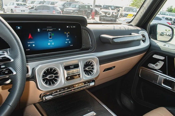 2025 - MERCEDES BENZ G63 - SUPER CLEAN - LIKE NEW - ONLY 6,000 KM