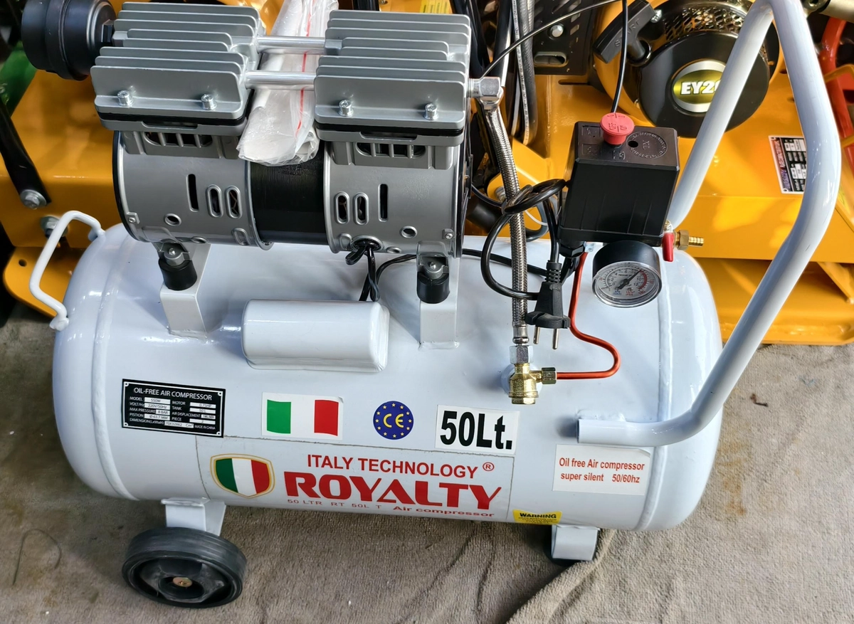 Royalty Italian Air Compressor 50Liter Silent Free oil