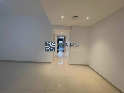 🏡 Spacious 3-Bedroom Townhouse for Rent in Nasma Residence, Al Tai, Sharjah-16