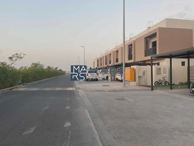 🏡 Spacious 3-Bedroom Townhouse for Rent in Nasma Residence, Al Tai, Sharjah-28