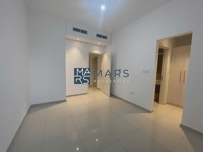 🏡 Spacious 3-Bedroom Townhouse for Rent in Nasma Residence, Al Tai, Sharjah-8