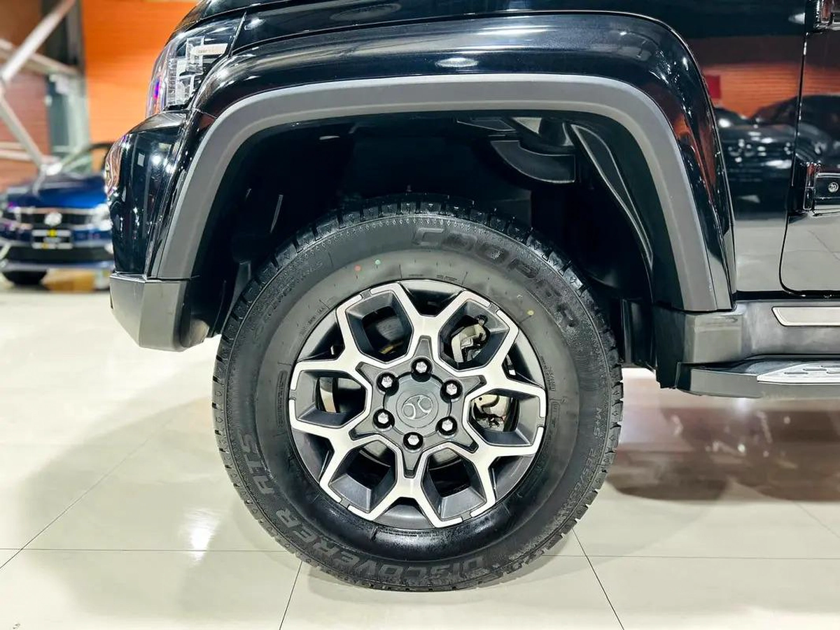 BAIC BJ40F BLACK 2023 4 CYLINDER 2.0T - GCC SPECIFICATION WITH DEALER WARRANTY-12-12