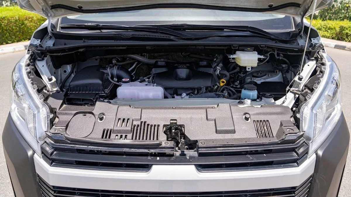 Toyota Hiace-2-2