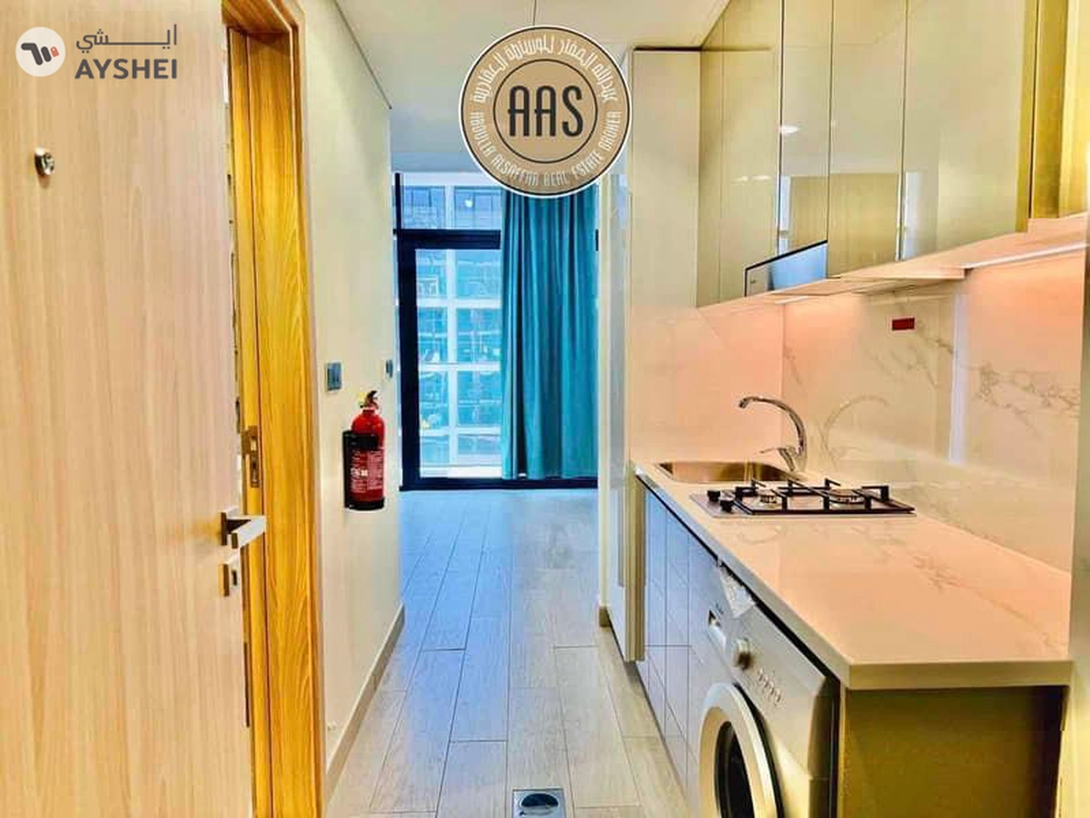 Pool view •• big balcony •• kitchen appliances •• chiller free-15-15