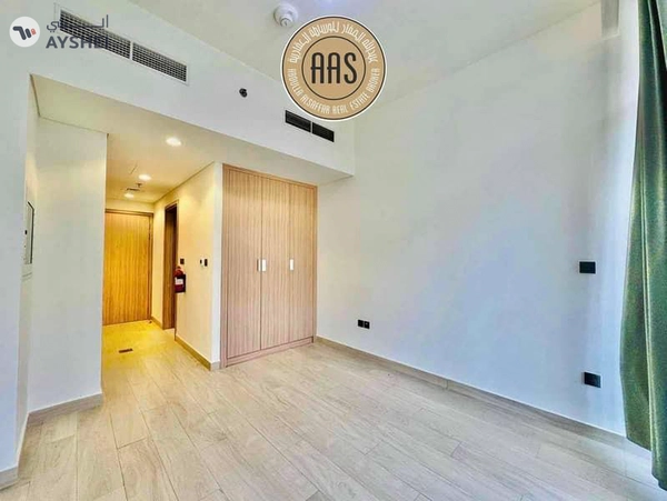 Pool view •• big balcony •• kitchen appliances •• chiller free