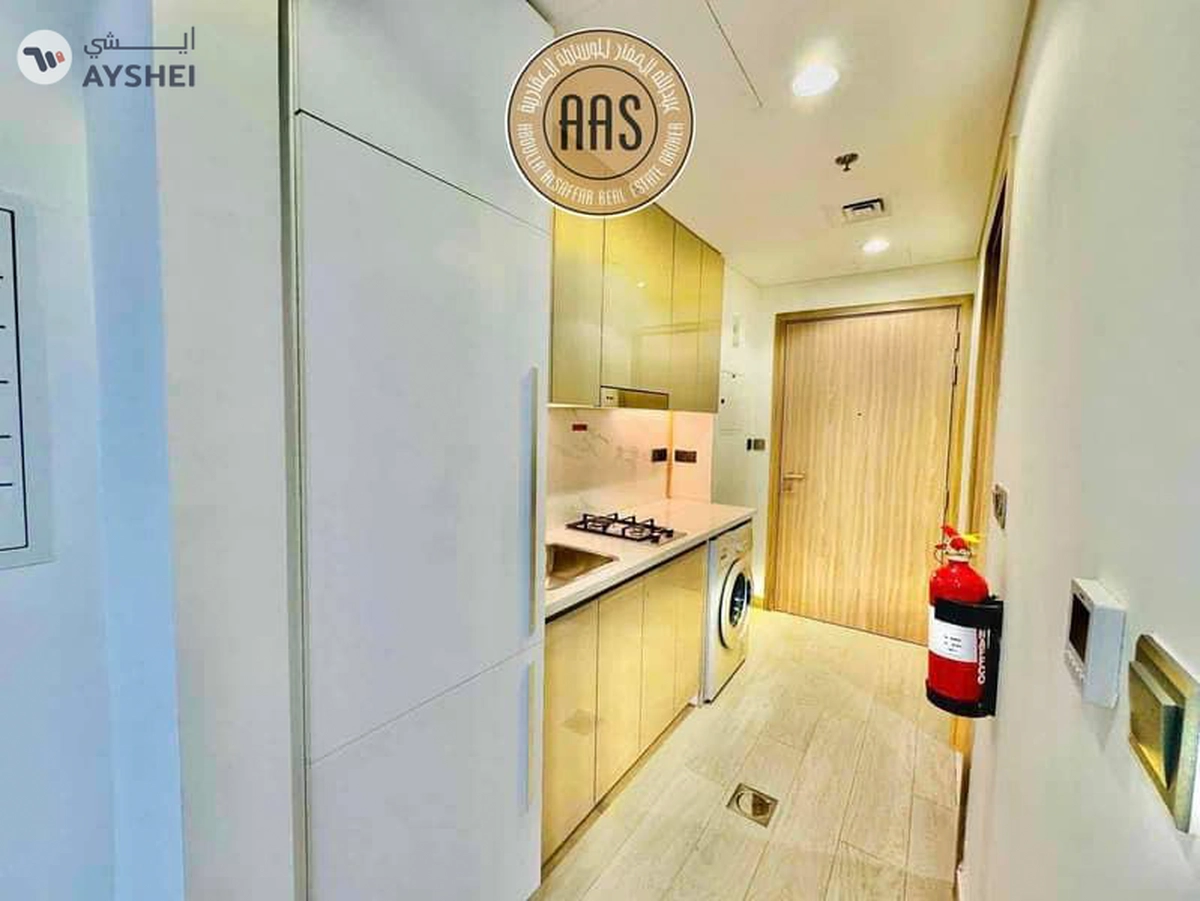 Pool view •• big balcony •• kitchen appliances •• chiller free-5-5