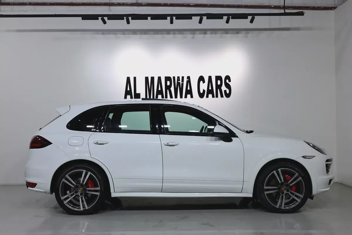 Porsche Cayenne GTS 2013 GCC Specs-Excellent condition-6-6