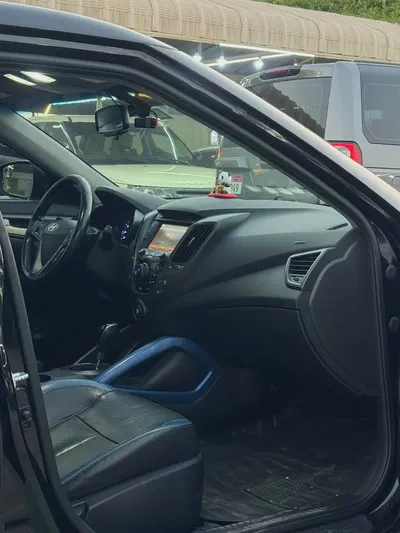 HYUNDAI VELOSTER TURBO 1.6-11