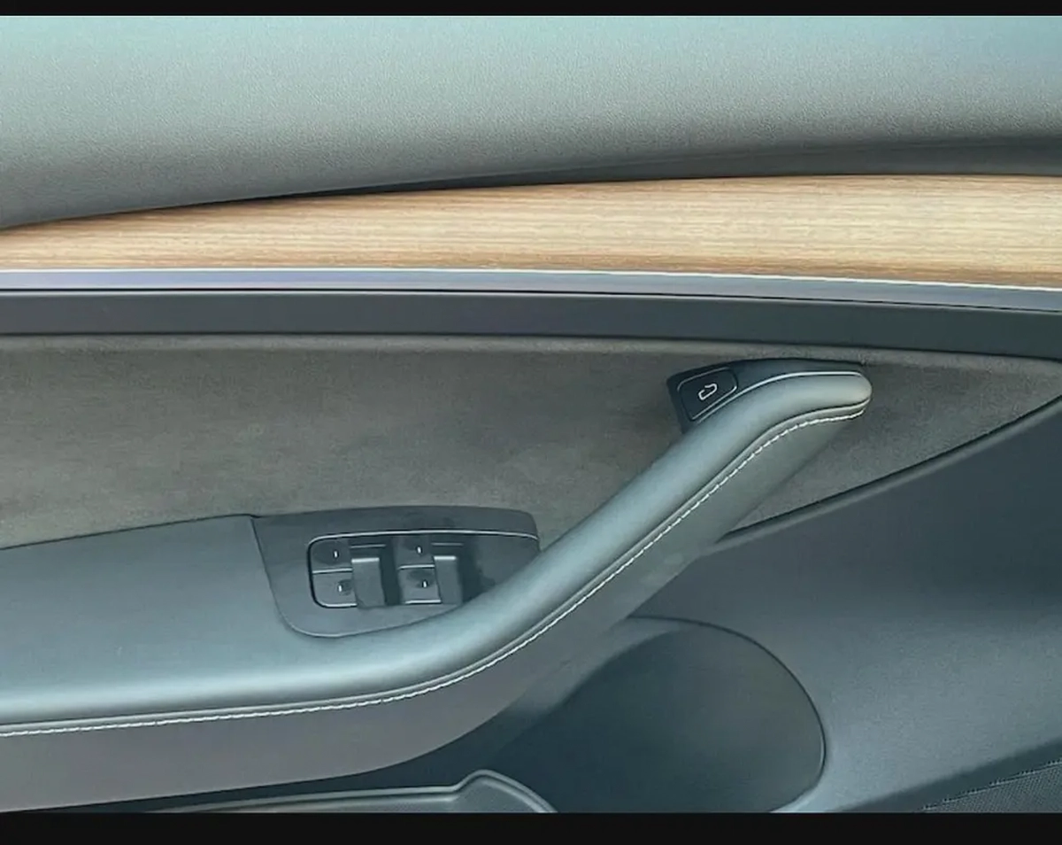 TESLA MODEL 3 PERFORMANCE - GCC SPECS - UNDER WARRANTY - FULL SERVICE HISTORY - ACCIDENT FREE --13-13