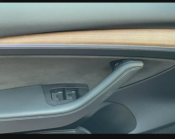 TESLA MODEL 3 PERFORMANCE - GCC SPECS - UNDER WARRANTY - FULL SERVICE HISTORY - ACCIDENT FREE -