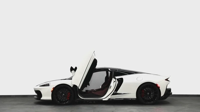 McLaren GT-2