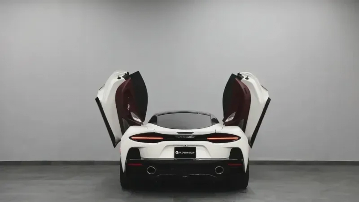 McLaren GT