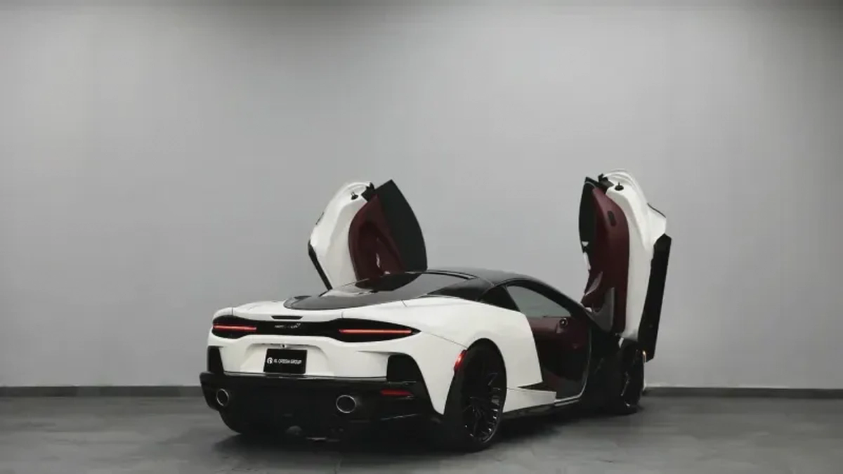 McLaren GT
