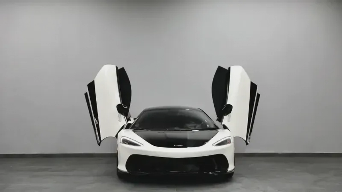 McLaren GT
