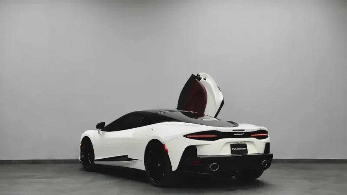 McLaren GT