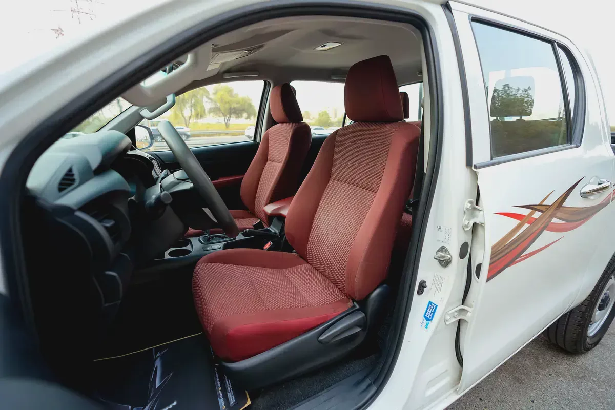 Hilux | Double Cabin 4x4 | Automatic | GCC Specs | Ref#T47801-8-8