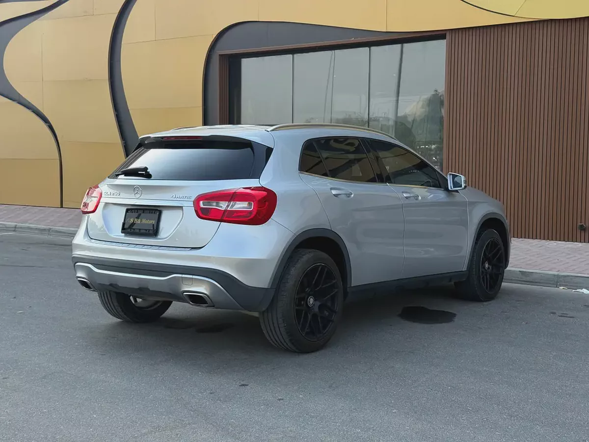 Stunning 2020 Mercedes-Benz GLA 250 AMG Line - American Specs-5-5