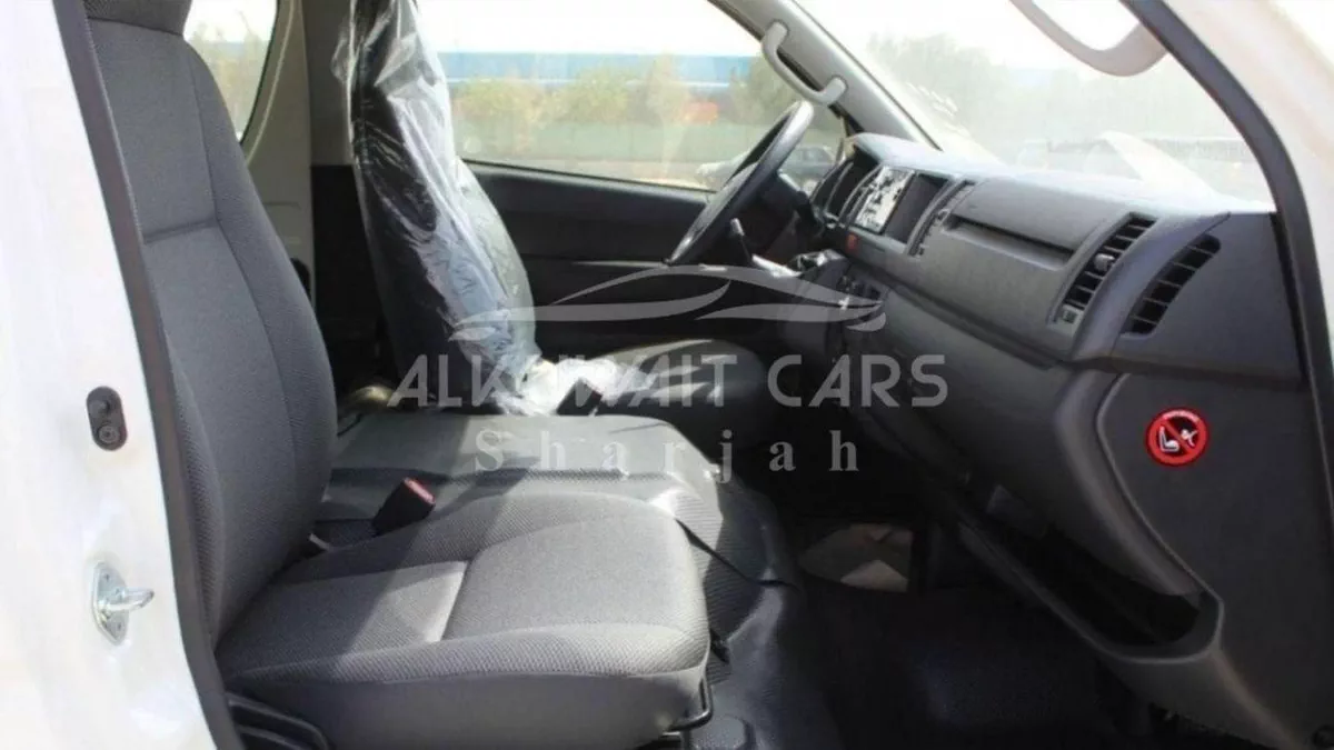 Toyota Hiace DLS - STD ROOF Toyota Hiace 2025-13-0