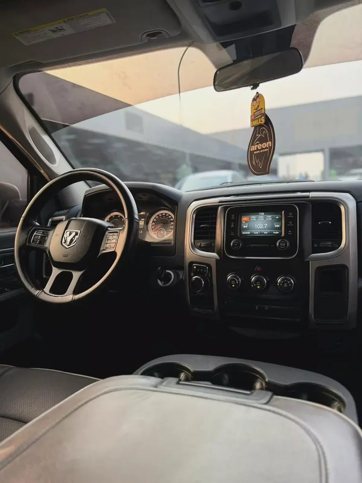 Dodge Ram 1500 SLT 2017 American Specs-9-9