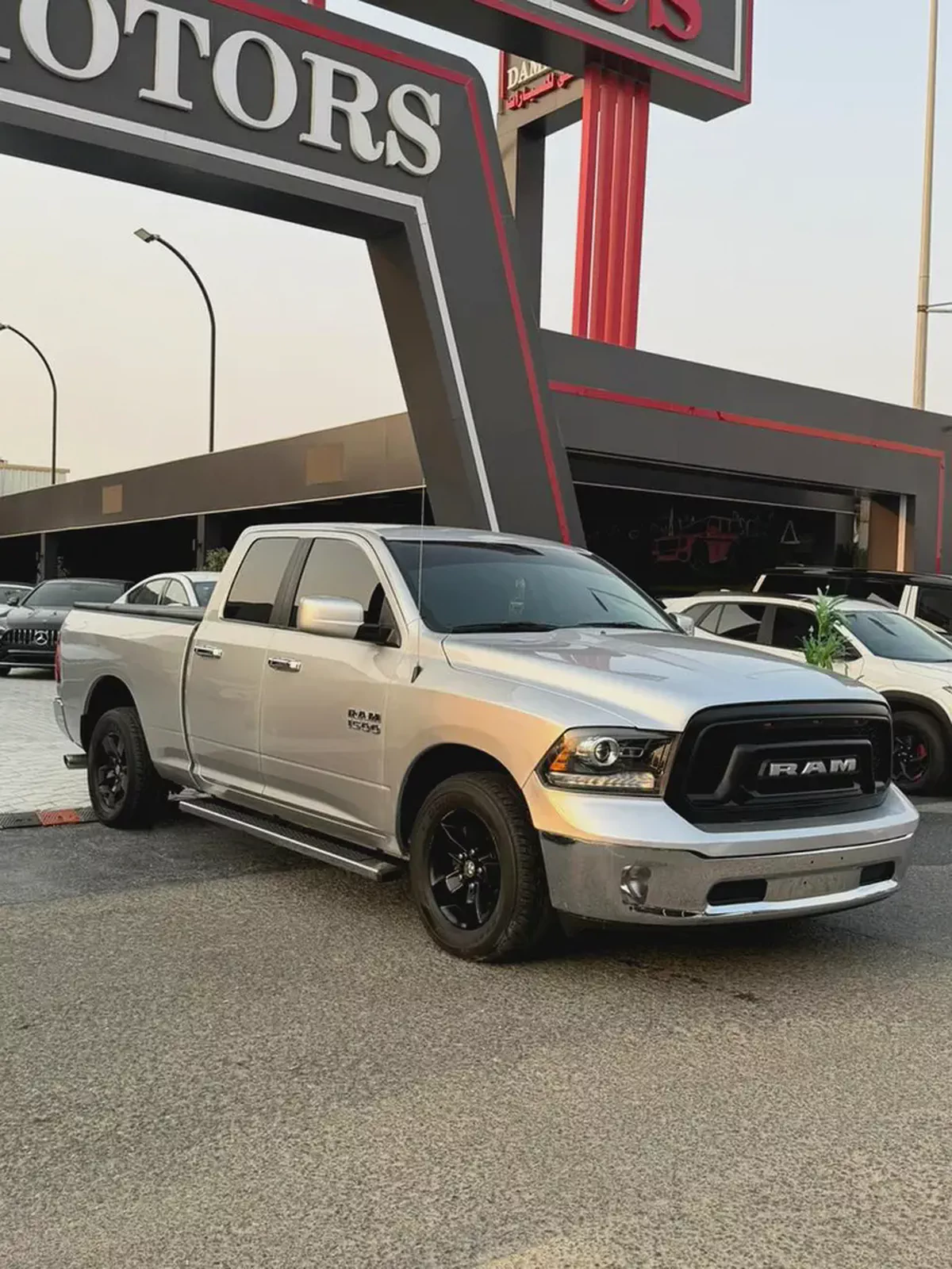 Dodge Ram 1500 SLT 2017 American Specs