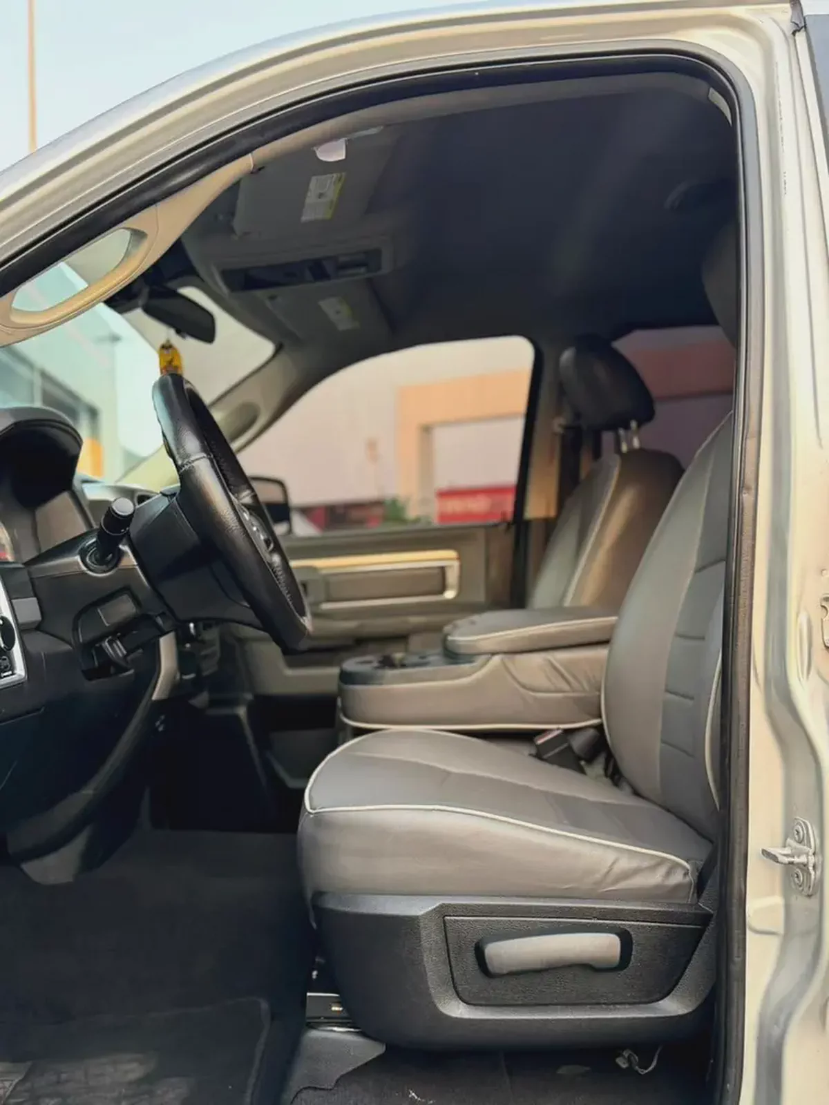 Dodge Ram 1500 SLT 2017 American Specs-8-8