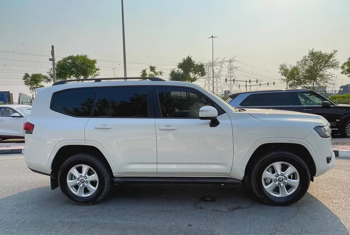 2025 EXR Toyota Land Cruiser  GCC Specs with 6900 Km-6-6