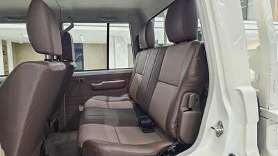 TOYOTA - LC 79 - HARD TOP - DOUBLE CABIN - UNDER WARRANTY - GCC - V4 DIESEL - 2025 - WHITE COLORE-8