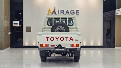 TOYOTA - LC 79 - HARD TOP - DOUBLE CABIN - UNDER WARRANTY - GCC - V4 DIESEL - 2025 - WHITE COLORE-12