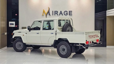 TOYOTA - LC 79 - HARD TOP - DOUBLE CABIN - UNDER WARRANTY - GCC - V4 DIESEL - 2025 - WHITE COLORE-14